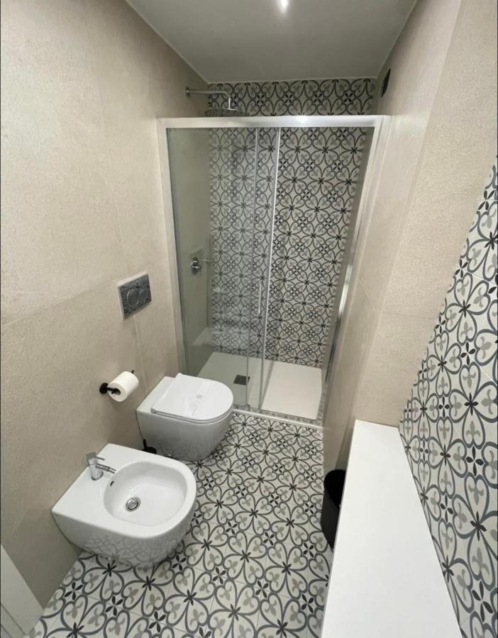B&B Vittoria Napoli Bagian luar foto