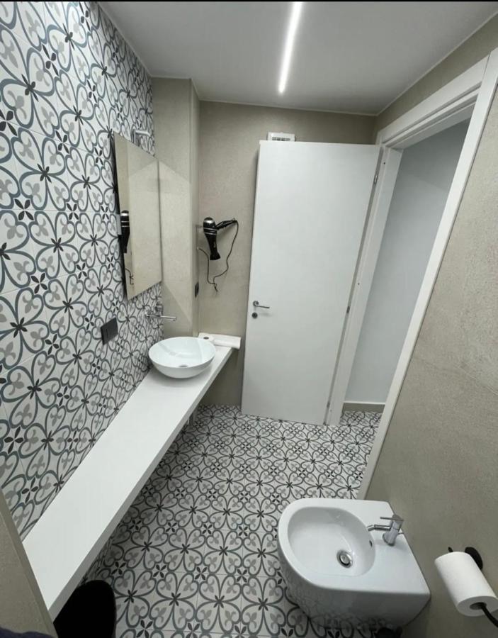 B&B Vittoria Napoli Bagian luar foto