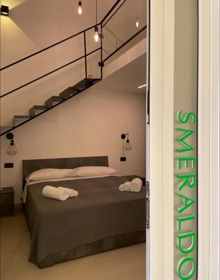 B&B Vittoria Napoli Bagian luar foto