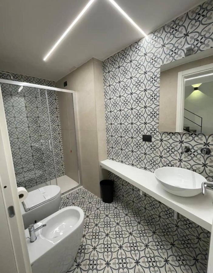 B&B Vittoria Napoli Bagian luar foto