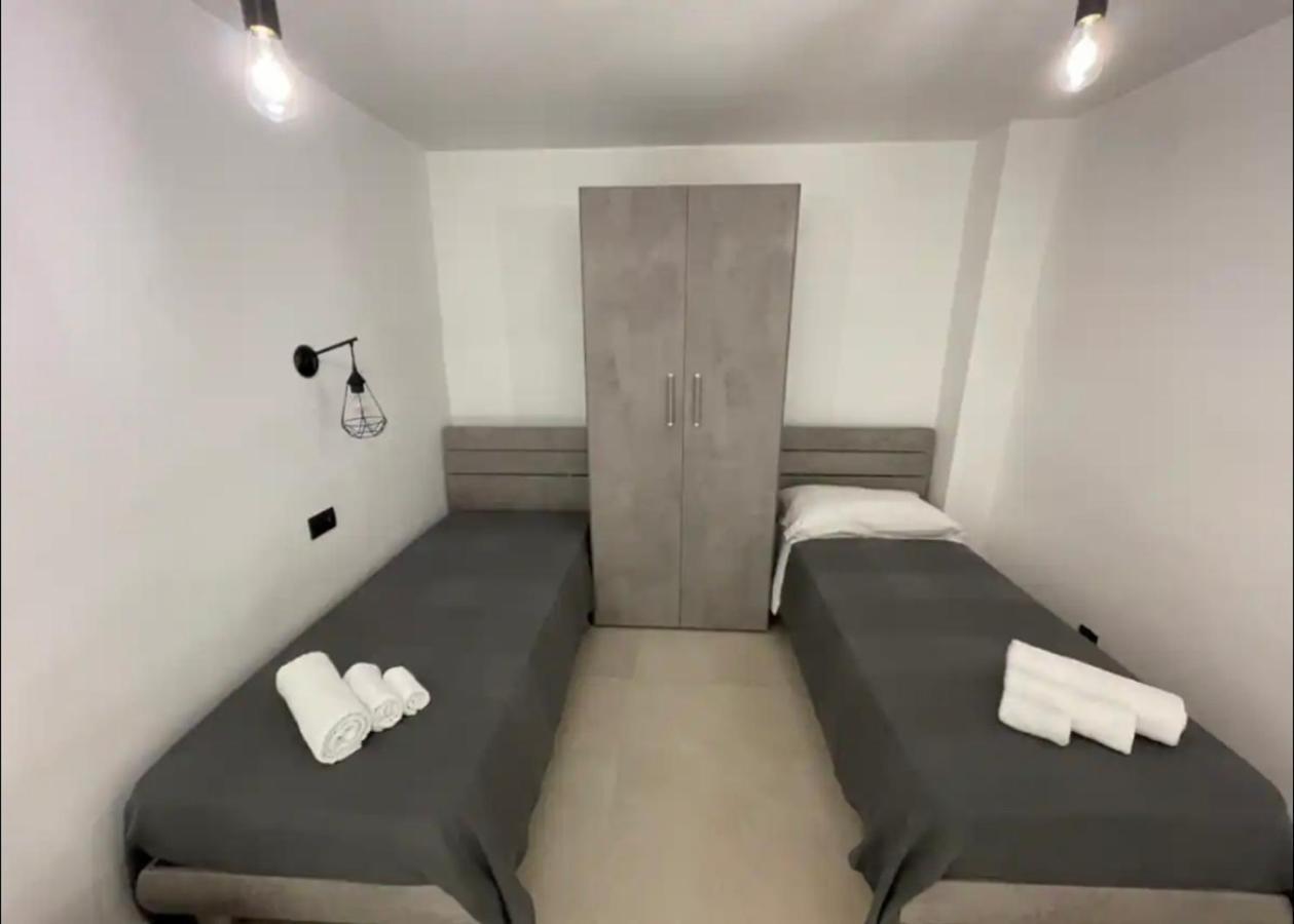 B&B Vittoria Napoli Bagian luar foto